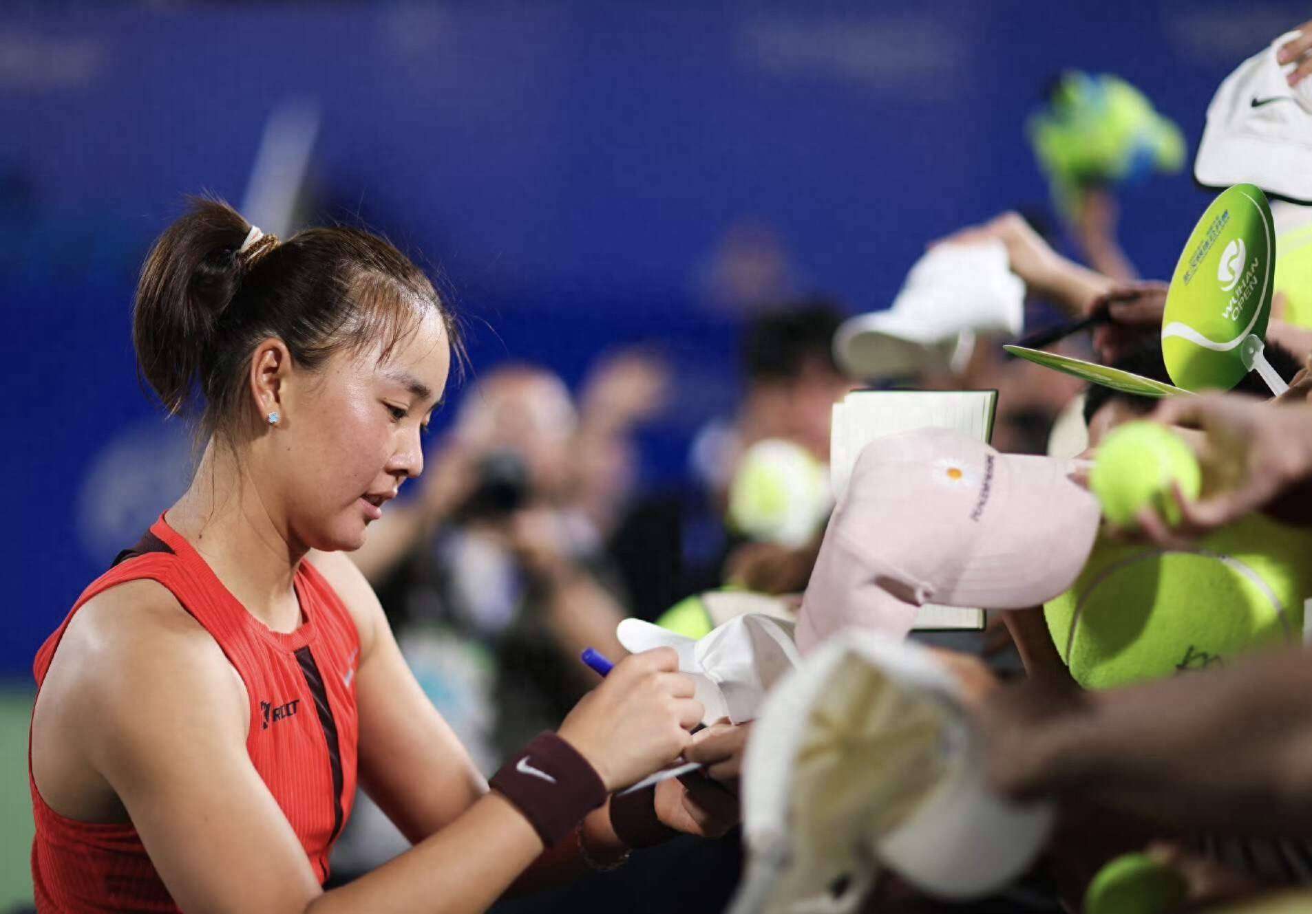 开云体育在线-网球选手爆冷获胜，专家预测失准