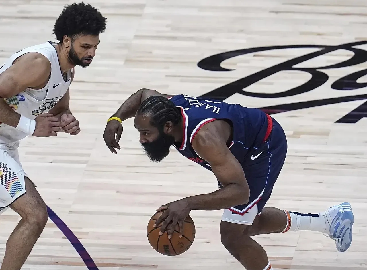 山东队轻取爵士，哈登带队取胜