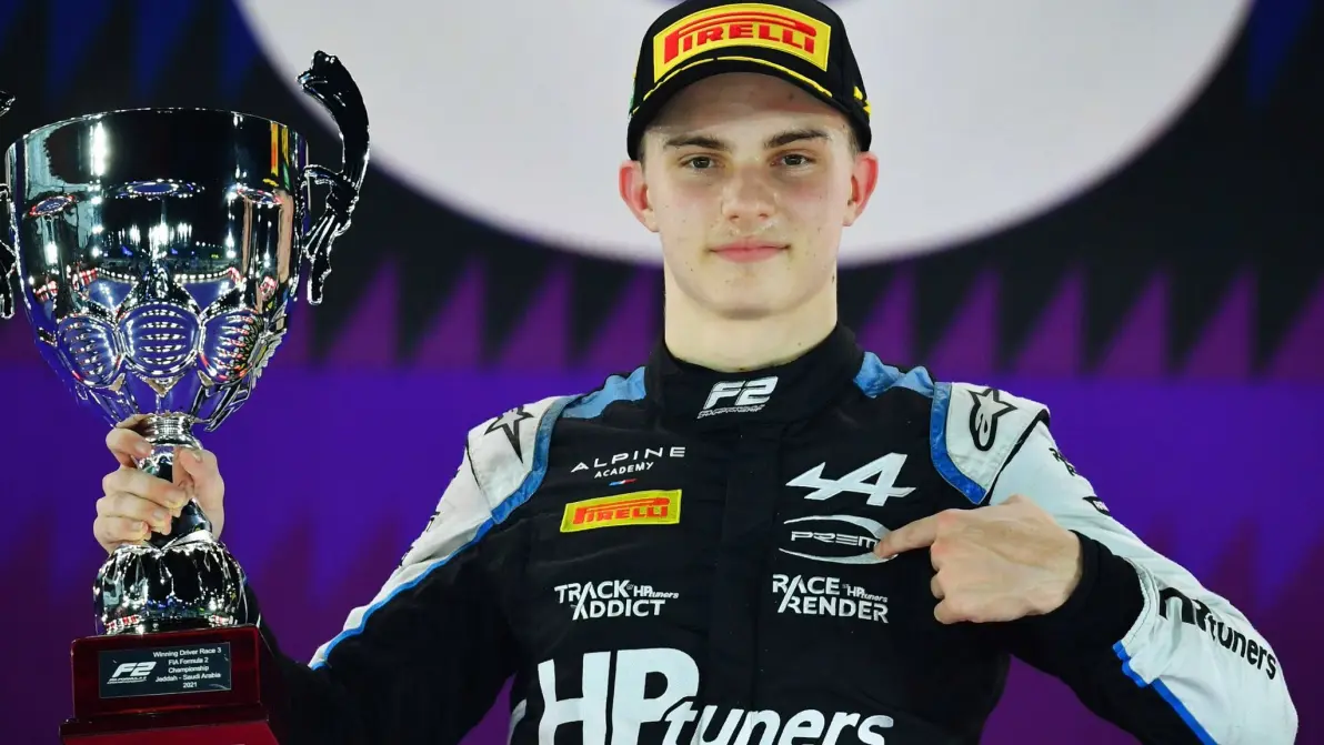 雷诺车队力克梅赛德斯，皮亚斯特里关键制胜