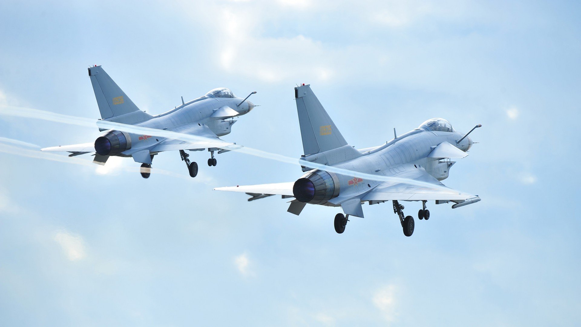 辽宁队踏平篮网,福克斯统治全场,跨联盟对决的篮球传奇