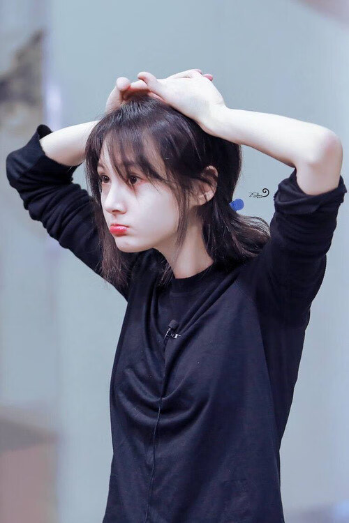 开云体育平台APP-赛道与赛场，当F1引擎在巴林咆哮，戈贝尔在明尼苏达投下制胜一球