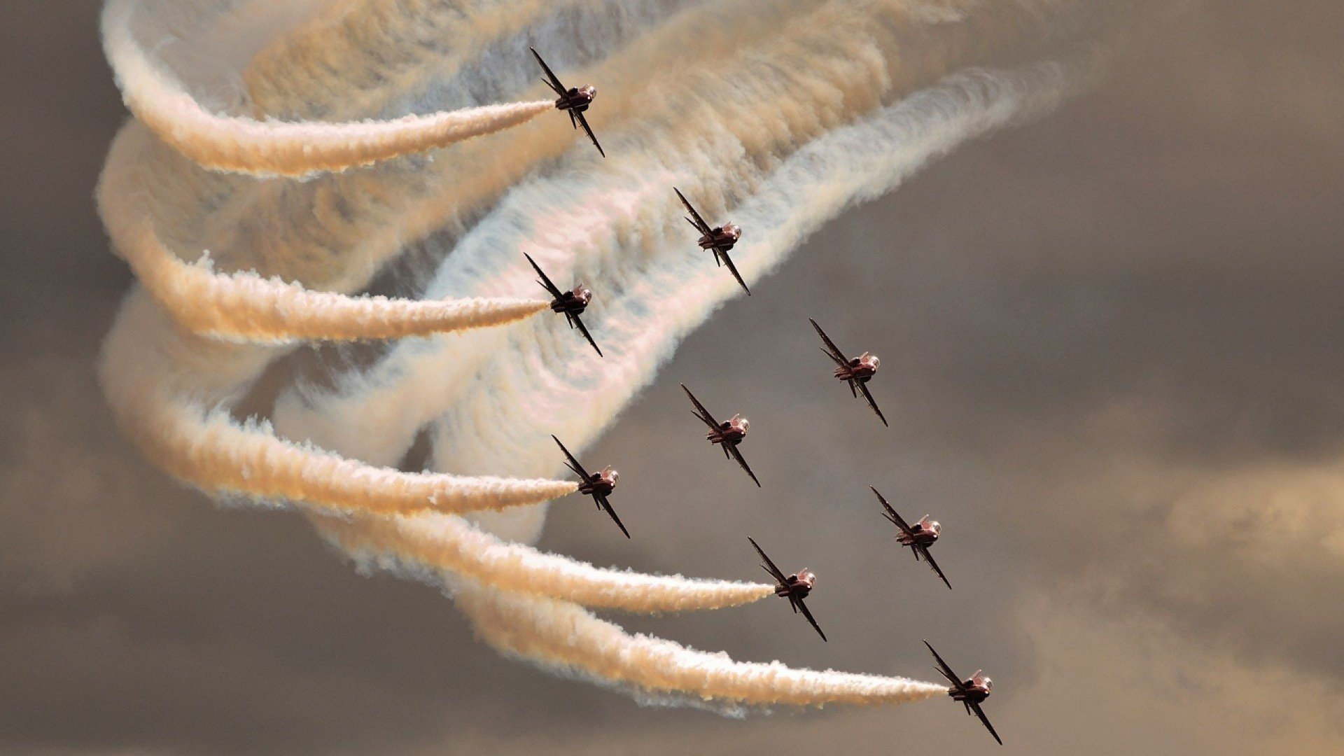 莫兰特统治攻防两端，热火火力全开狂胜深圳队