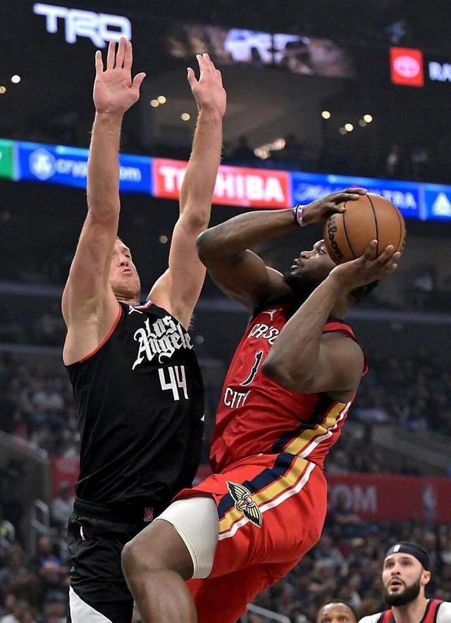 开云体育官网-锡安成为全场焦点,快船强势晋级猛龙